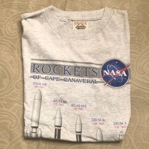 👕 Youth Medium Great Condition NASA T-Shirt 🛒